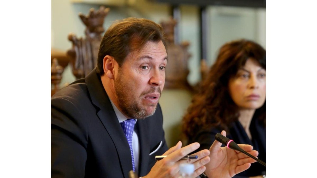 l alcalde de Valladolid, Óscar Puente, durante un Pleno extraordinario del Ayuntamiento de Valladolid-ICAL