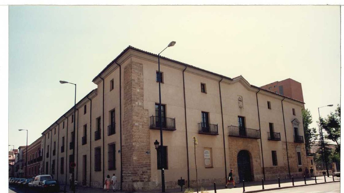 Fachada del archivo de la Real Chancilleria en 1996. - ARCHIVO MUNICIPAL DE VALLADOLID