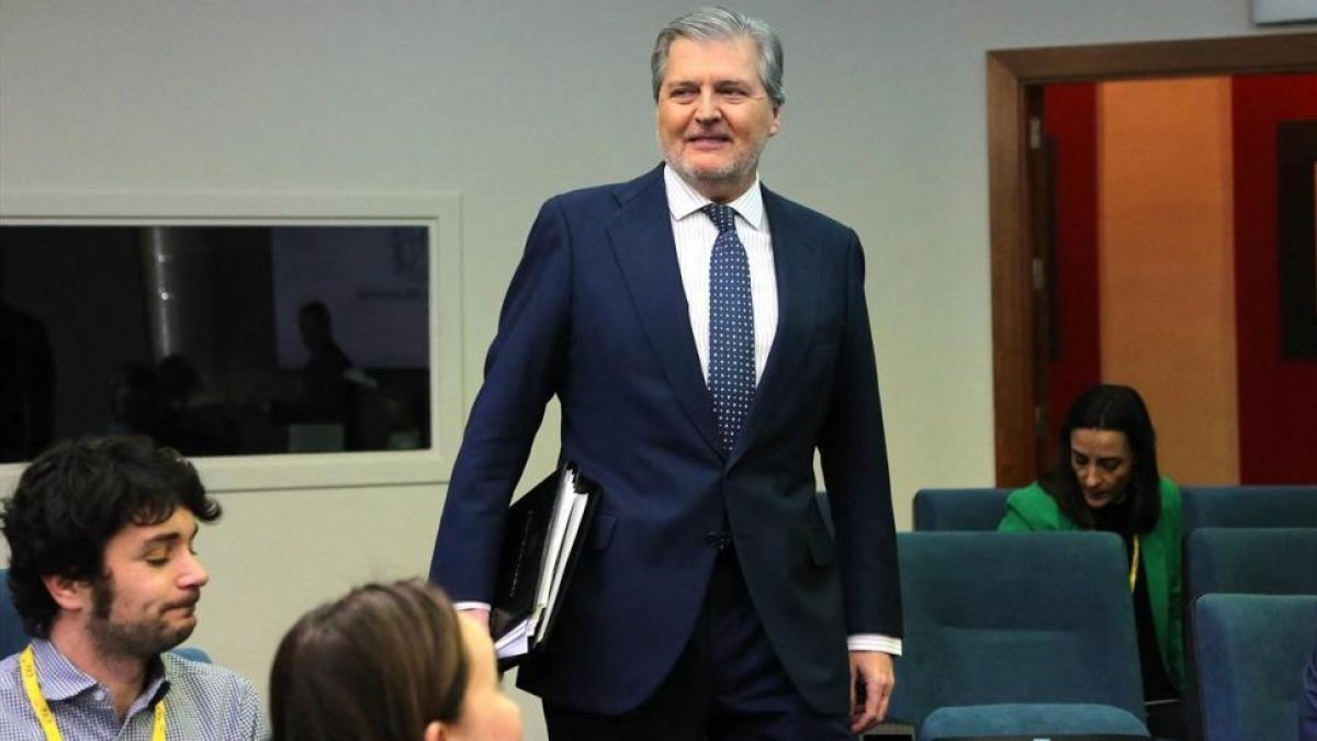 El ministro portavoz, Íñigo Méndez de Vigo, en la sala de prensa del Consejo de Ministros.-JUAN MANUEL PRATS