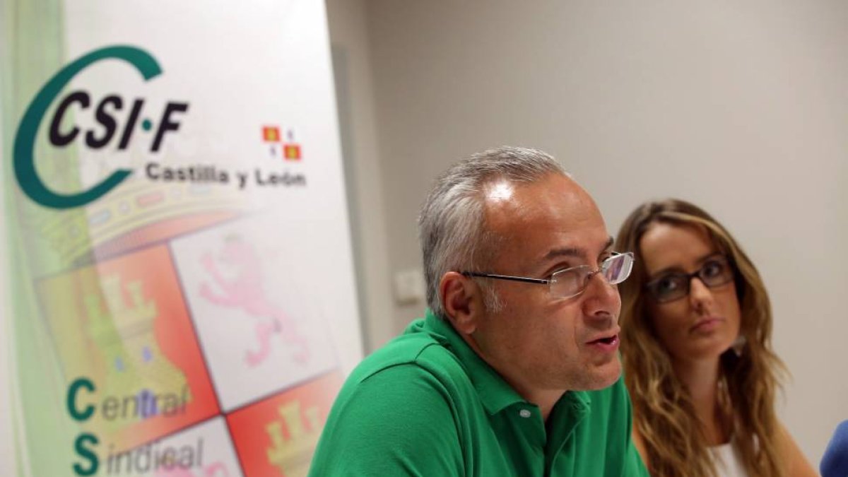 La presidenta del sector de Enseñanza de CSI-F en Castilla y León, Isabel Madruga, informa del inicio del curso escolar-Ical
