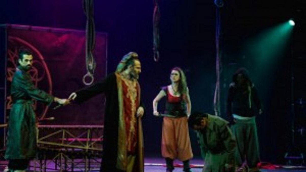 Representación de la obra 'La vida es sueño.-Imagen escogida de Teatro del Temple teatrodeltemple.com