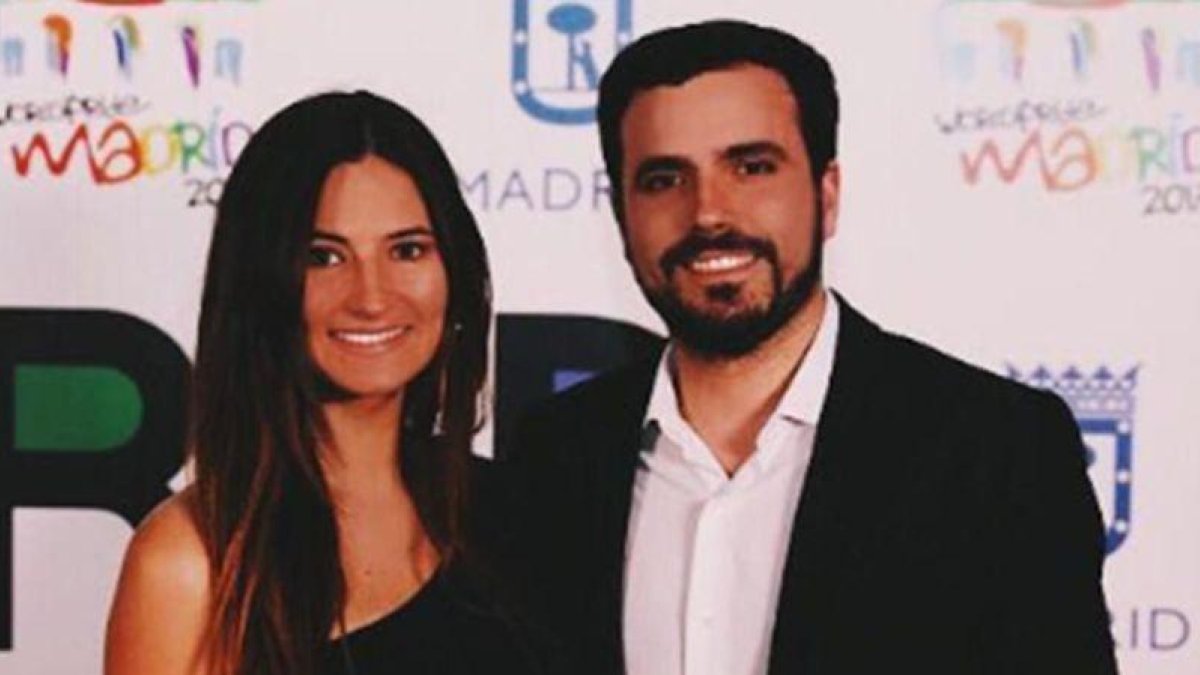 Alberto Garzón y Anna Ruiz.-EL PERIÓDICO
