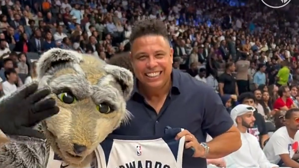 El lobo Crunch y Ronaldo.