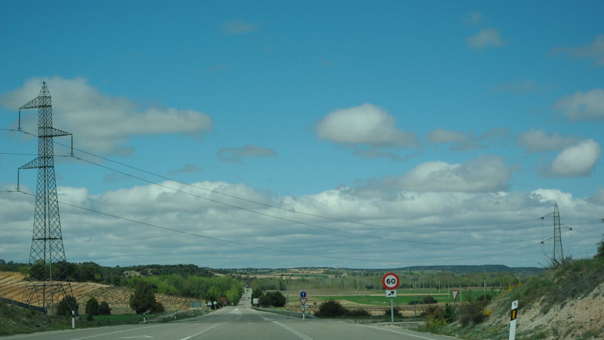 Nacional 122, a su paso por el término municipal de Traspinedo en Valladolid. E. M.