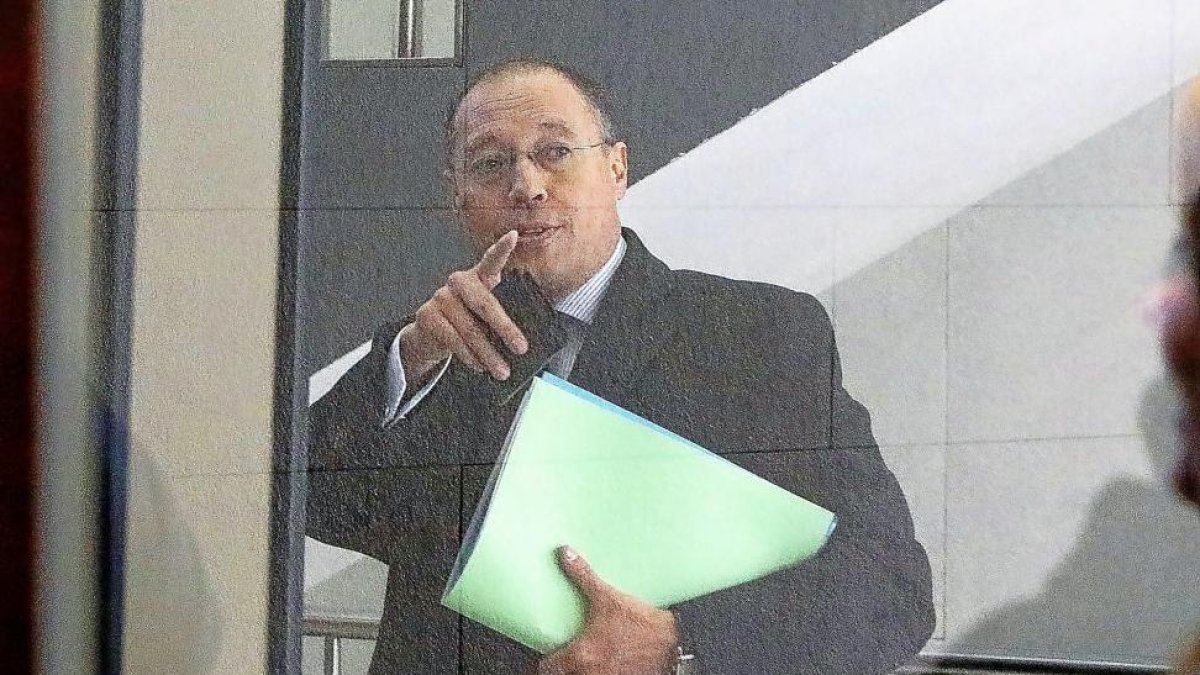 Alfredo Blanco, a su llegada al juzgado.-J.M. LOSTAU