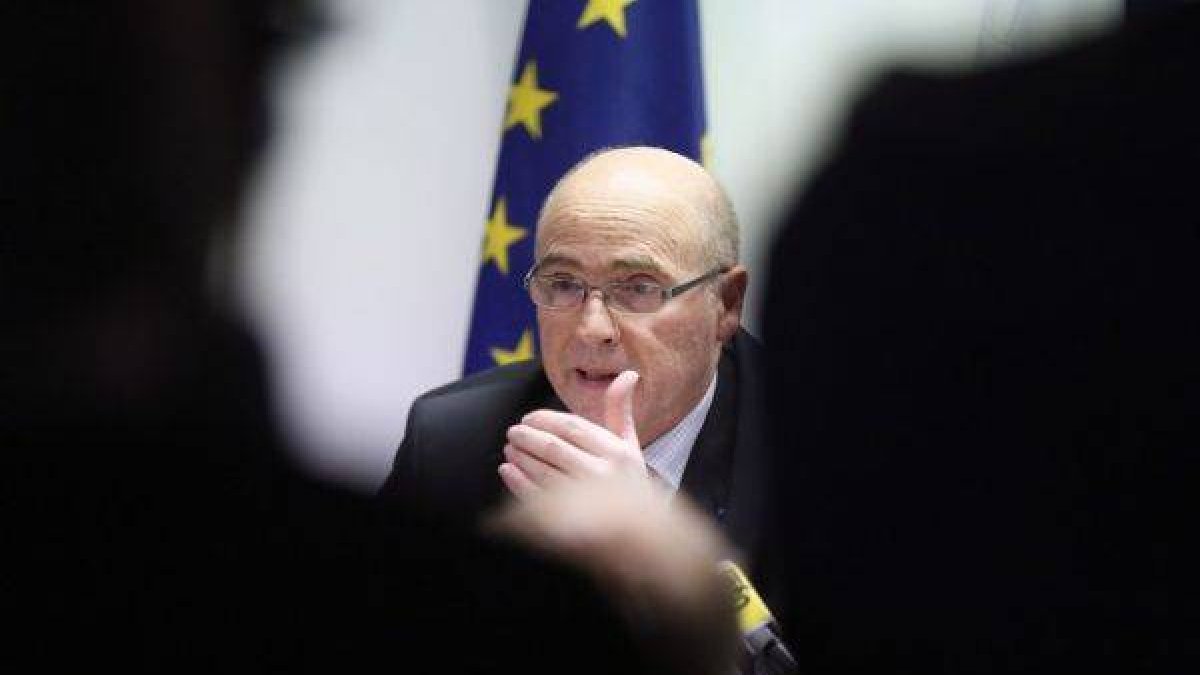 El fiscal de Marsella Brice Robin en una rueda de prensa sobre los detalles del accidente aéreo de Germanwings.-Foto: AP