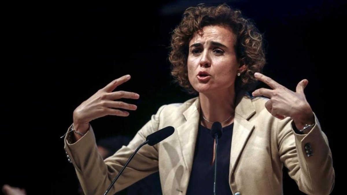 La ministra de Sanidad, Dolors Monserrat, este martes en una entrega de premios.-QUIQUE GARCÍA (EFE)
