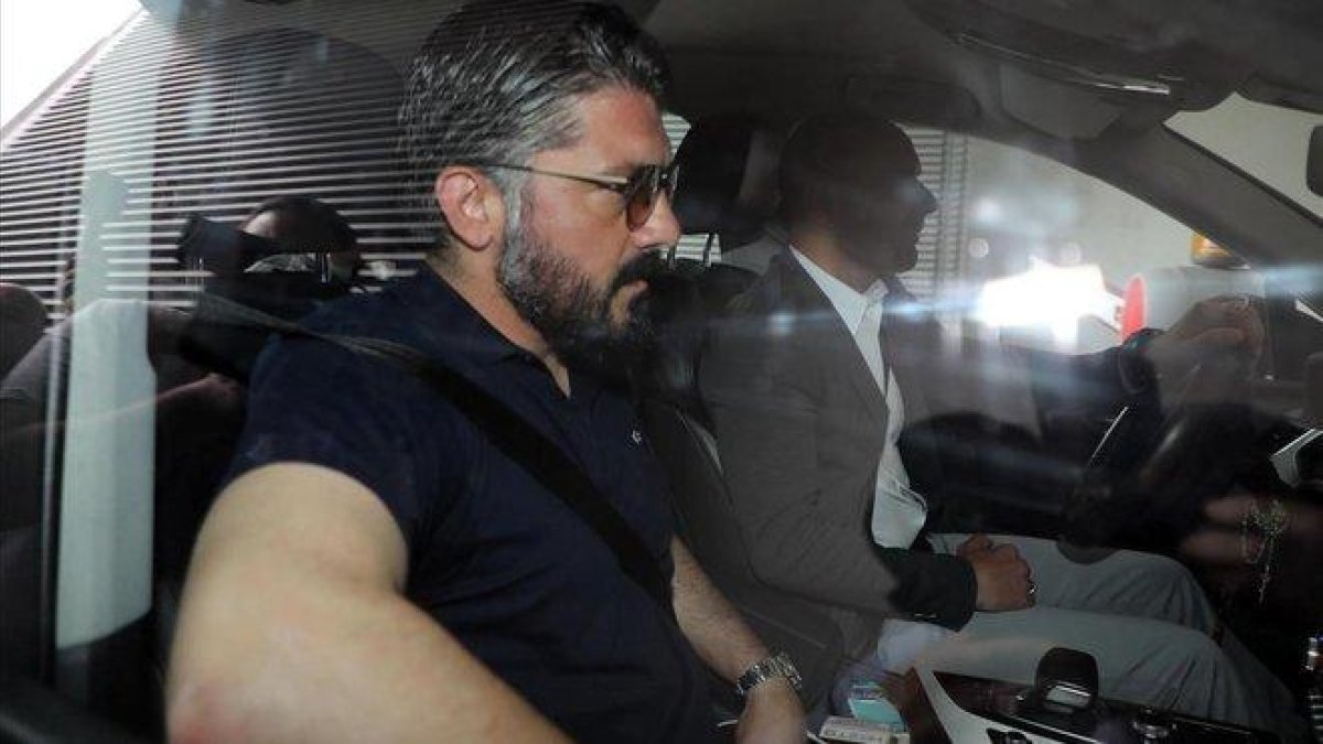 Gattuso, este martes al dejar las oficinas del Milan.-EFE