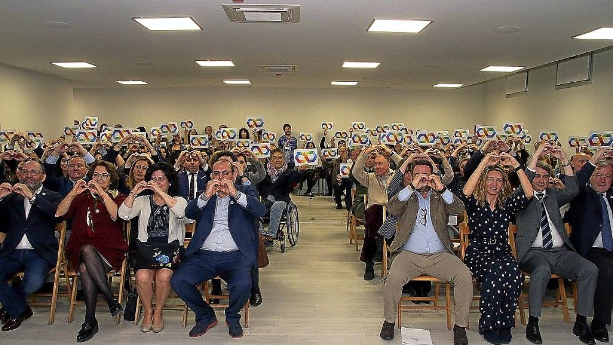 Un momento de de la inauguracion del nuevo centro de día de autismo en León.-ICAL