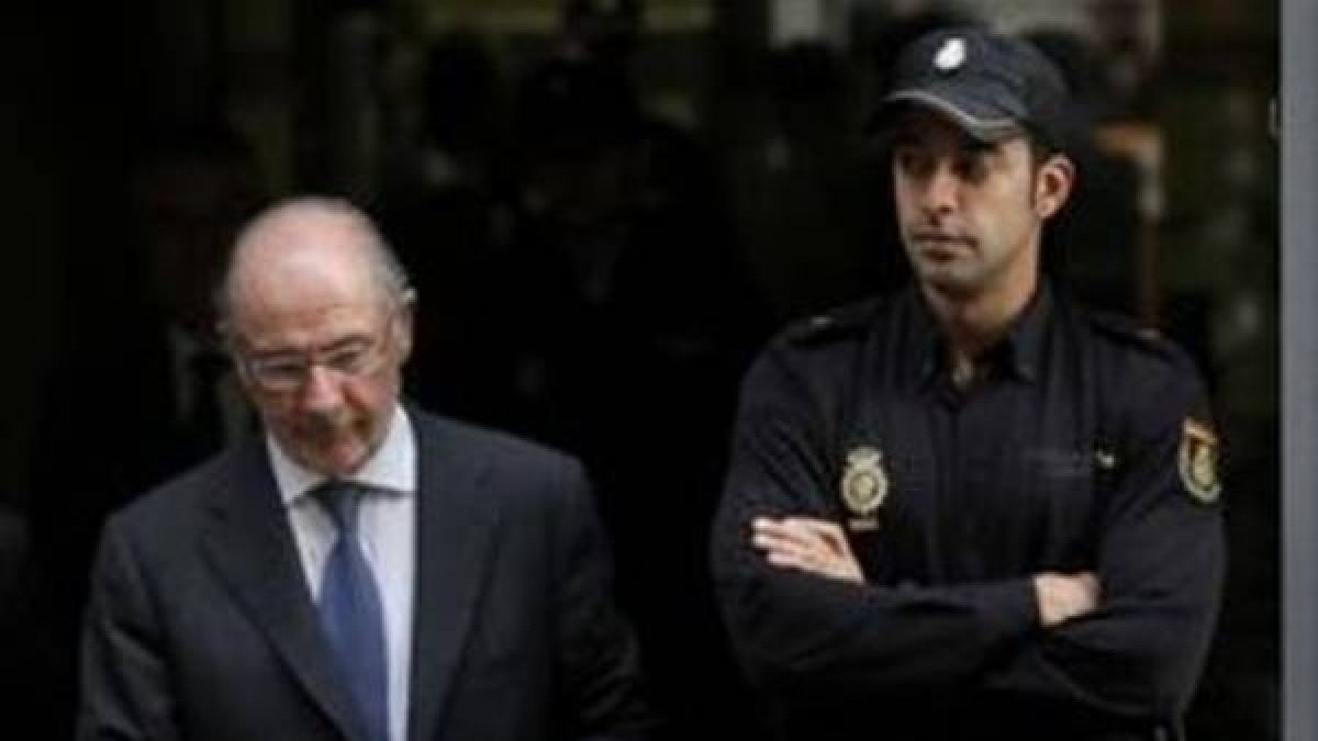 Rodrigo Rato tras declarar a la Audiencia Nacinal por el caso de las tarjetas opacas de Caja Madrid.-JOSÉ LUIS ROCA