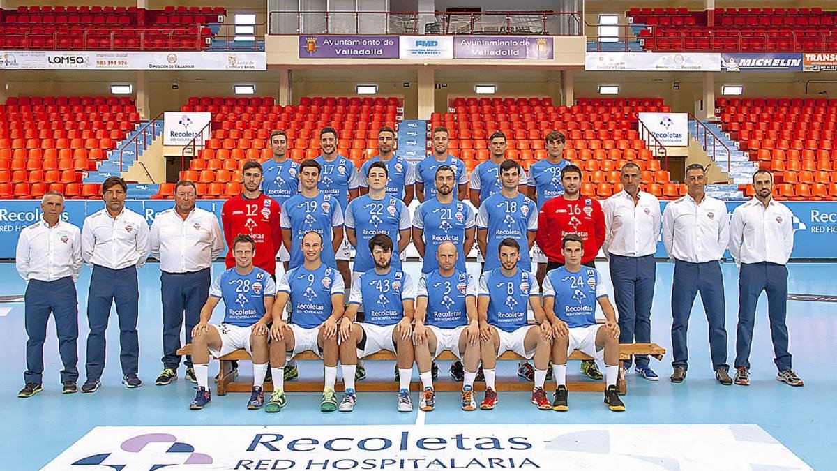 Los ‘Gladiadores’ sonríen para la foto.-E.M.