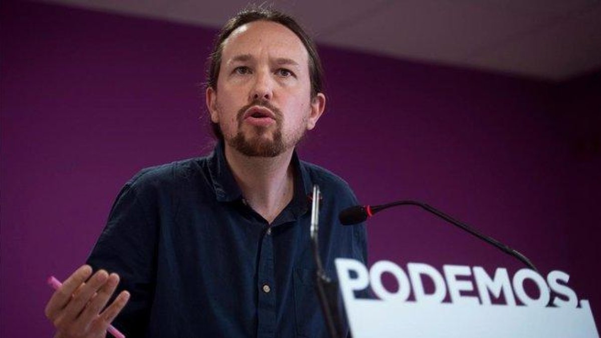 El secretario general de Podemos, Pablo Iglesias, en una rueda de prensa valorando los resultados del 26-M.-LUCA PIERGIOVANNI (EFE)