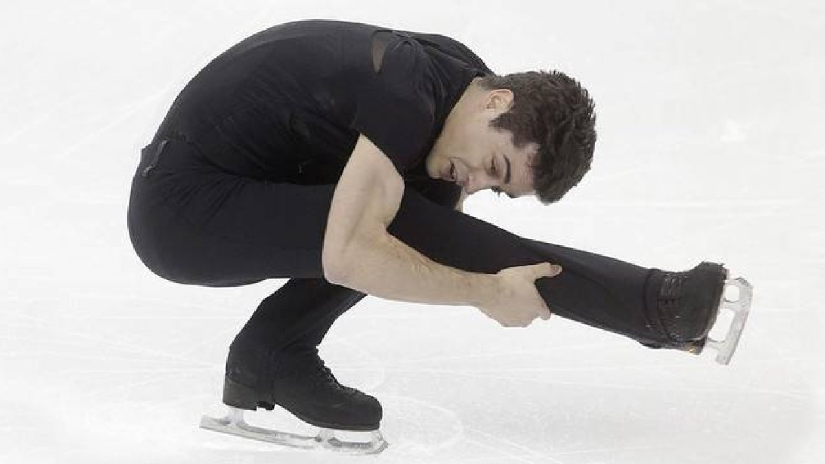 El patinador Javier Fernández, en un momento del programa corto, durante el Mundial de Shanghái.-Foto: EFE / TATYANA ZENKOVICH
