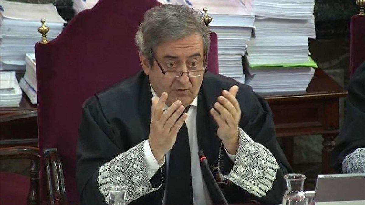 El fiscal Javier Zaragoza, en la segunda jornada del juicio del procés.-EFE