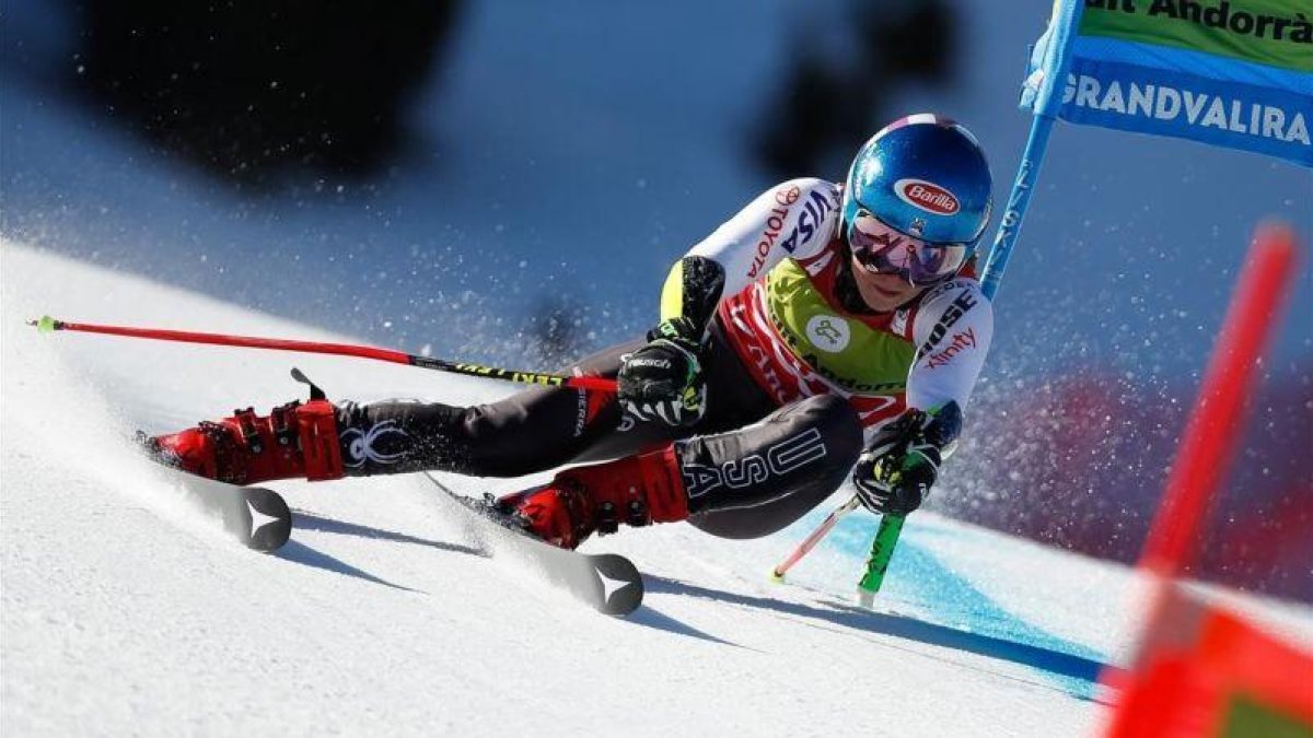 Mikaela Shiffrin, este domingo en el gigante de Soldeu.-GETTY IMAGES / ALEXIS BOICHARD