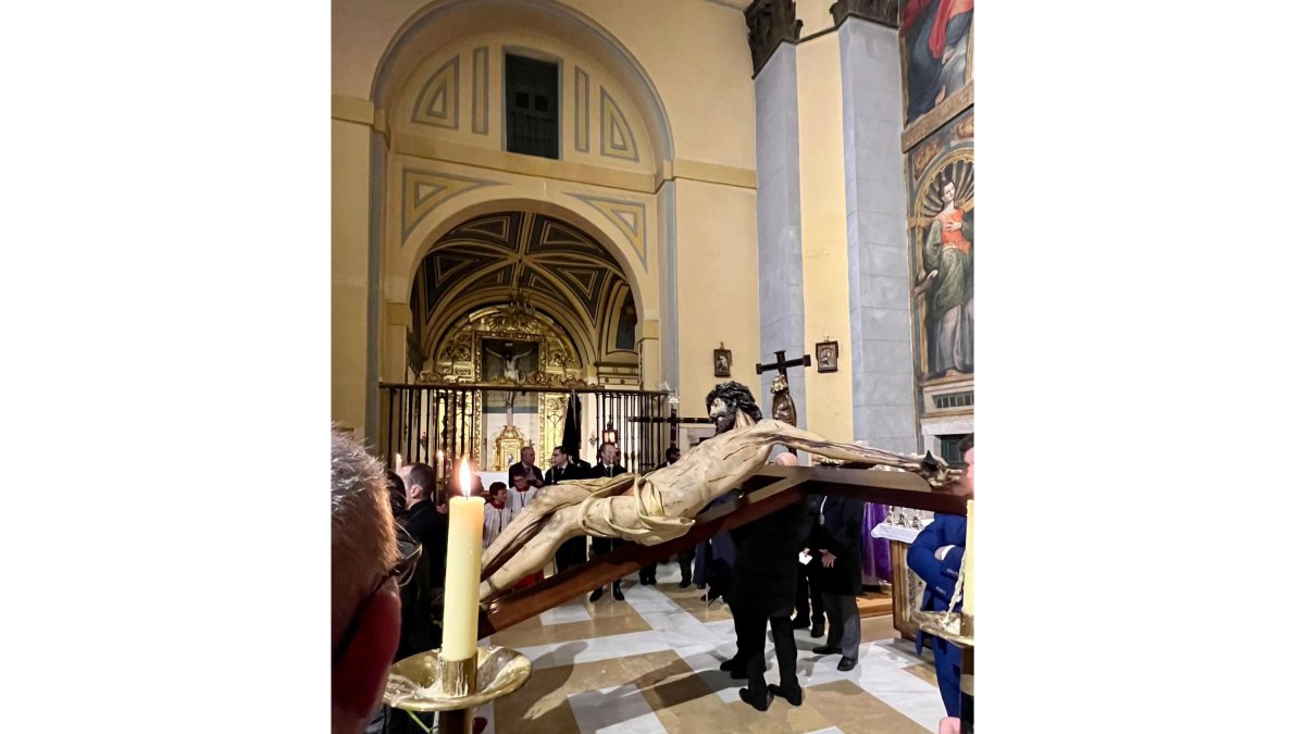 Vía Crucis procesional del Cristo de los Carboneros. COFRADÍA DE LAS ANGUSTIAS