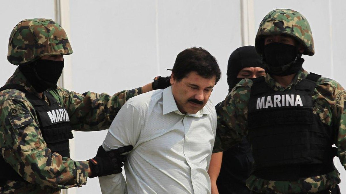 El Chapo es acusado de cometer 17 delitos, incluido el envío de más de 200 toneladas de cocaína a Estados Unidos como jefe del cártel de Sinaloa.-REUTERS