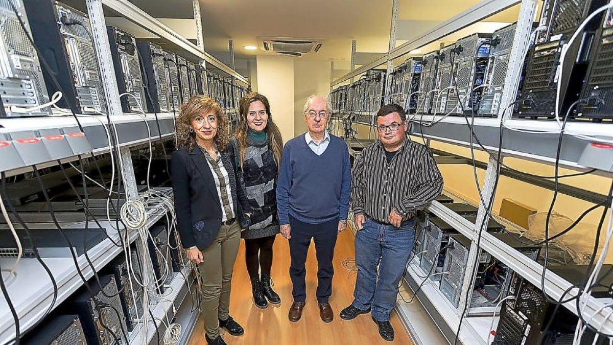 María José López, Alejandra Granja, Julio Alfonso Alonso y Luis Miguel Molina en la Facultad de Ciencias de la Universidad de Valladolid.-PHOTOGENIC / PABLO REQUEJO
