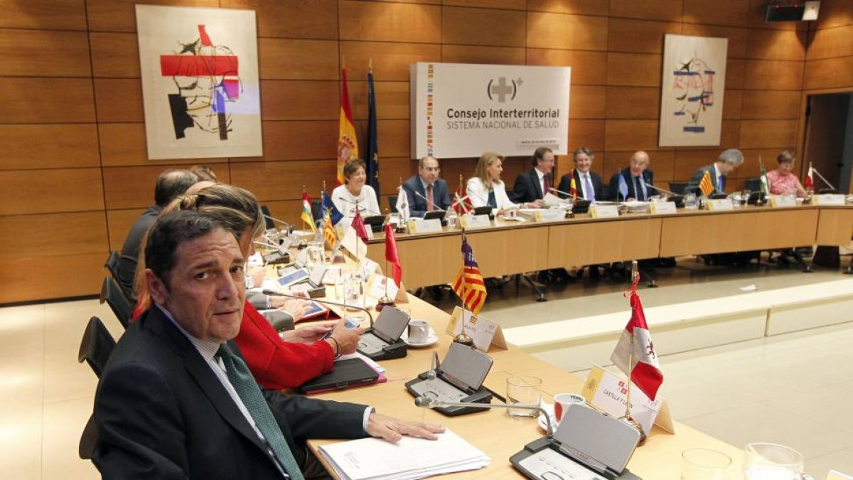 El consejero de Sanidad, Antonio María Sáez, asiste al pleno del Consejo Interterritorial del Sistema Nacional de Salud-Ical