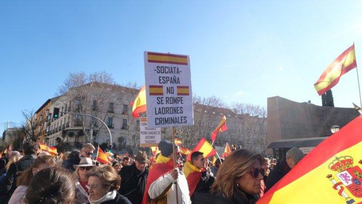 Manifestación contra la investidura de Pedro Sánchez, celebrada en Madrid.-EUROPA PRESS