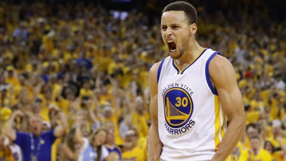 Curry celebra una canasta en la victoria de los Warriors ante los Thunder (96-88)-AFP