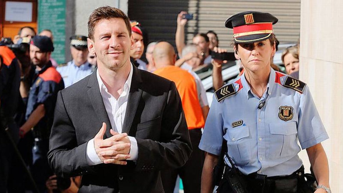 Messi llega al juzgado de Gavà para declarar, en septiembre del 2013.-Foto: JOAN CORTADELLAS