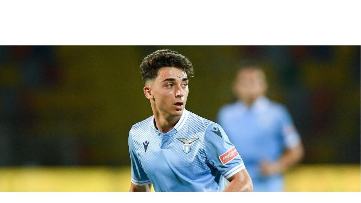 El extremo Raúl Moro, con la camiseta de la Lazio. / EM