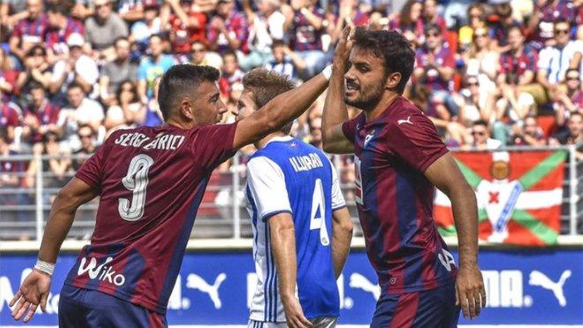 Enrich y Luna, cuando ambos compartían equipo con el Eibar.-EL PERIÓDICO
