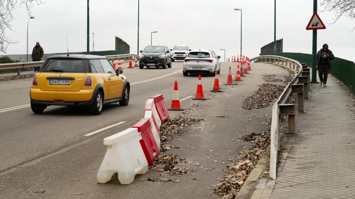 Obras en el viaducto de la calle Daniel del Olmo en el polígono Argales - J.M. LOSTAU