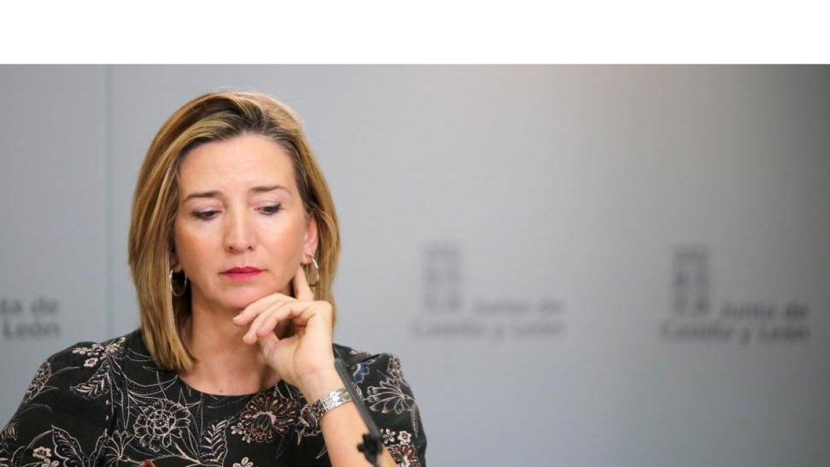 La consejera de Familia e Igualdad de Oportunidades, Alicia García, comparece en rueda de prensa para informar de los contenidos del Consejo de Gobierno.-ICAL