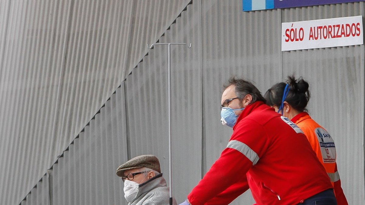 Hospital Clínico de Valladolid durante la pandemia del coronavirus. -JUAN MIGUEL LOSTAU.