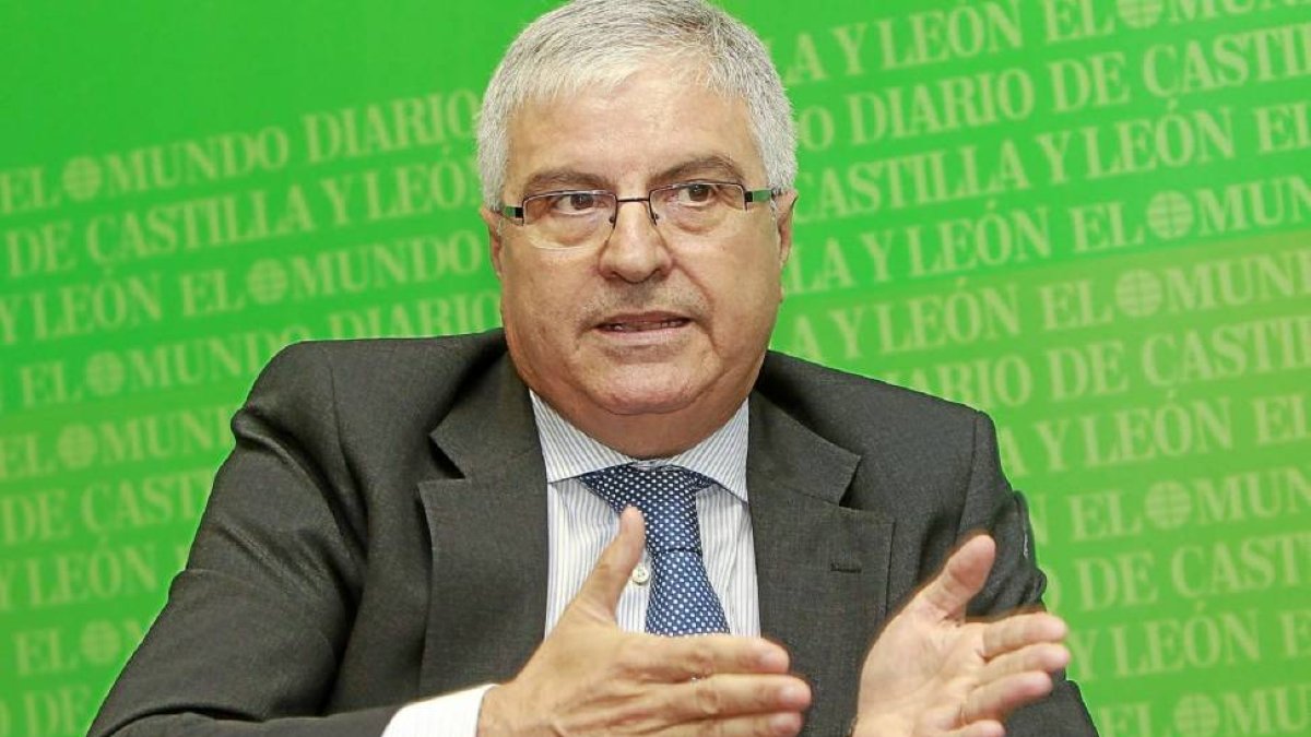 Antonio Pérez.-J. M. Lostau