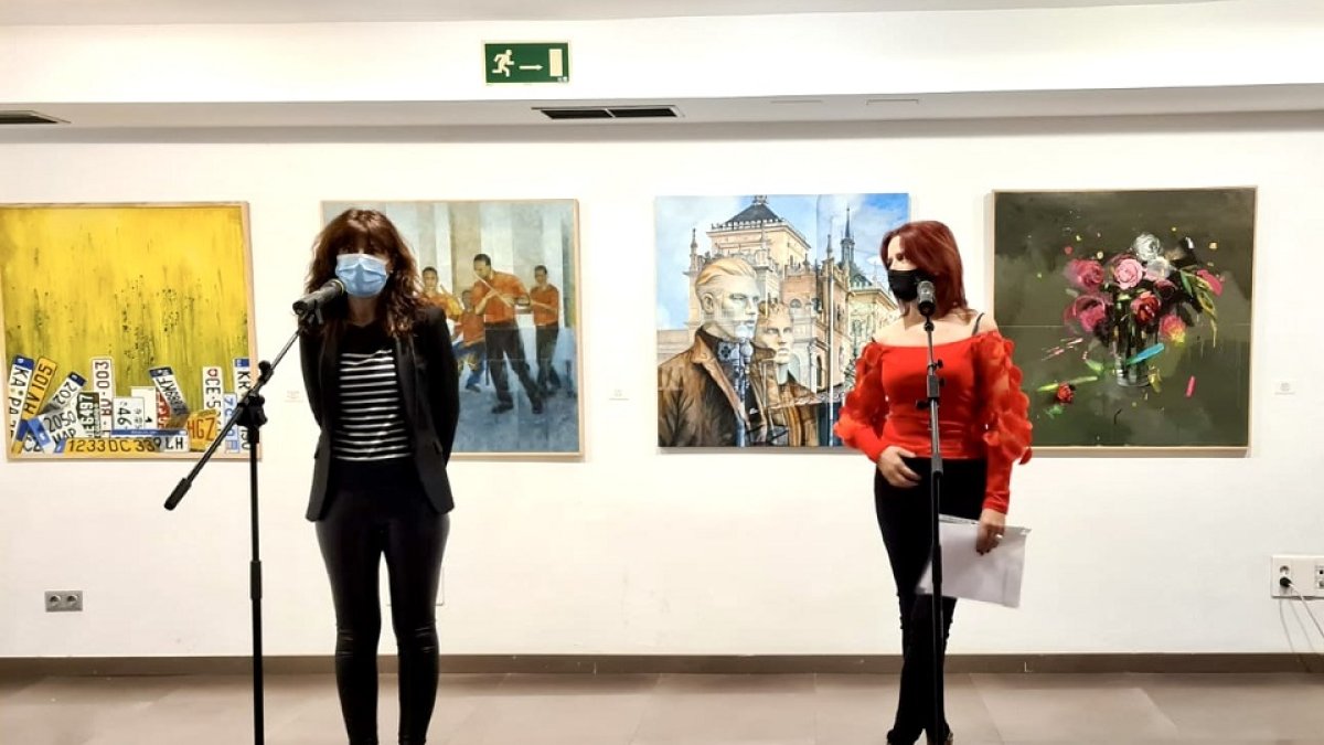 Ana Redondo y Helen Fernández en la presentación del Salón de Otoño.