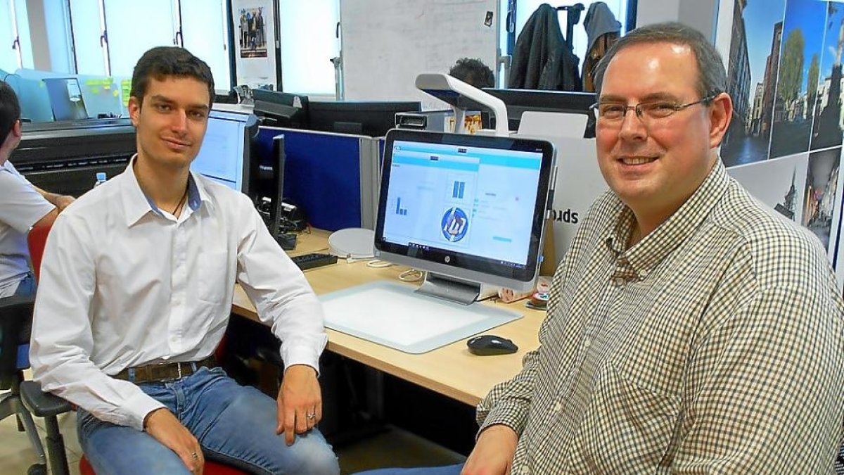 Diego Santos y Alejandro Viloria en las instalaciones de HP en el Parque Tecnológico de León.-EL MUNDO