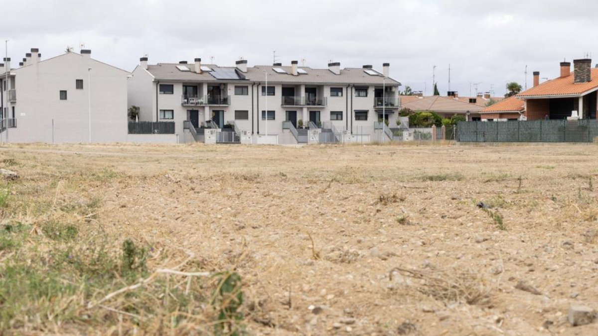 Parcela donde se va a construir el nuevo centro de salud de Laguna de Duero. - PHOTOGENIC