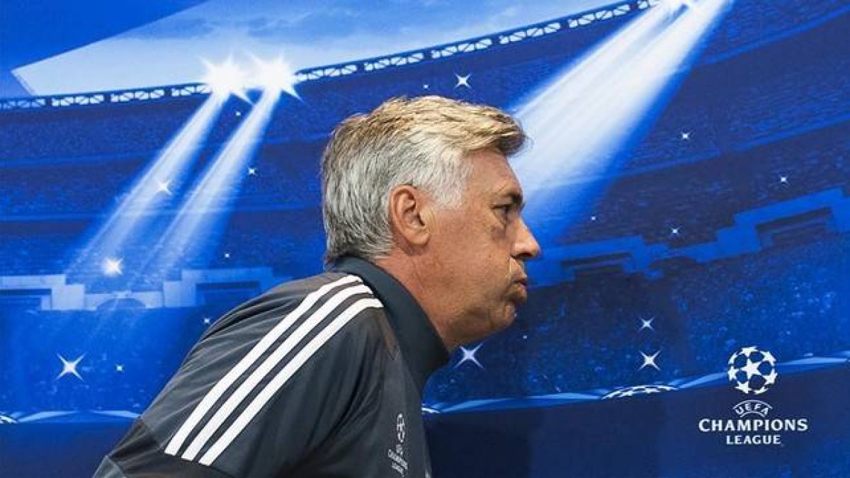Ancelotti en la rueda de prensa que ofreció en la previa de la Liga de Campeones.-Foto: AP / ANDRES KUDACKI