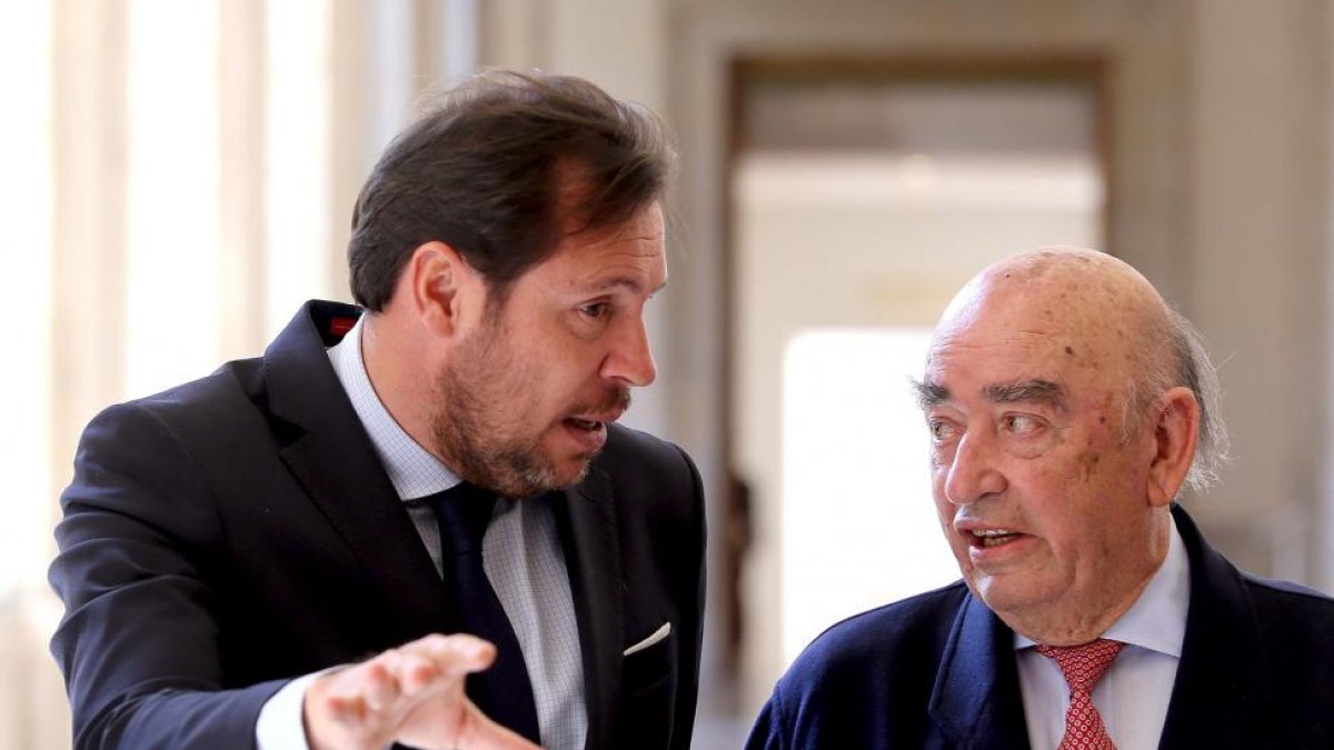 El alcalde de la capital vallisoletana, Óscar Puente, y el presidente de la Asociación Colección Arte Contemporáneo, José Lladó Fernández-Urrutia-ICAL
