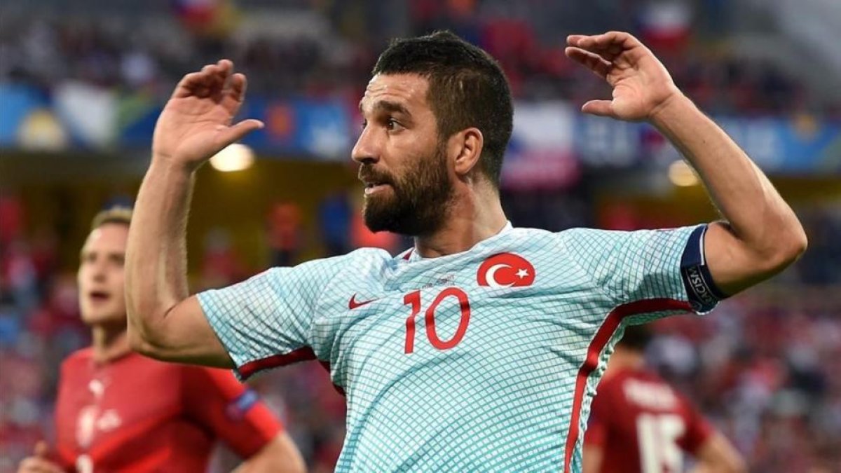 Arda Turan, en el Turquía-República Checa de la Eurocopa del año pasado.-ANDY RAIN