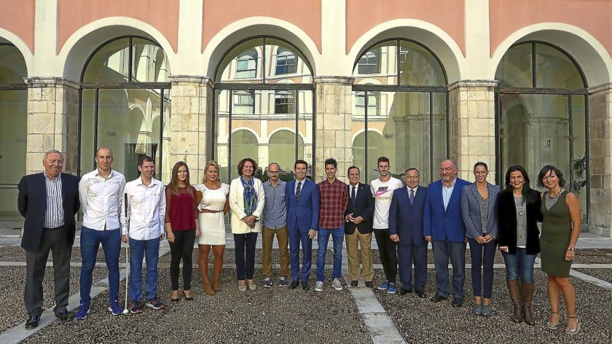 Recepción a los deportistas de Castilla y León que asistieron a los Juegos de Río.-ICAL