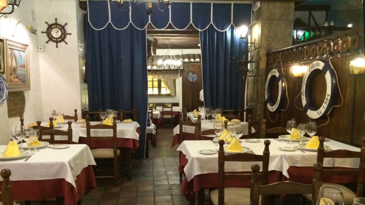 Detalle del comedor de la planta superior de este céntrico restaurante vallisoletano. - E.M.