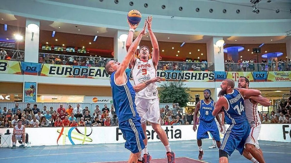 De la Fuente en una acción con la selección española durante el último Europeo 3x3.-EL MUNDO