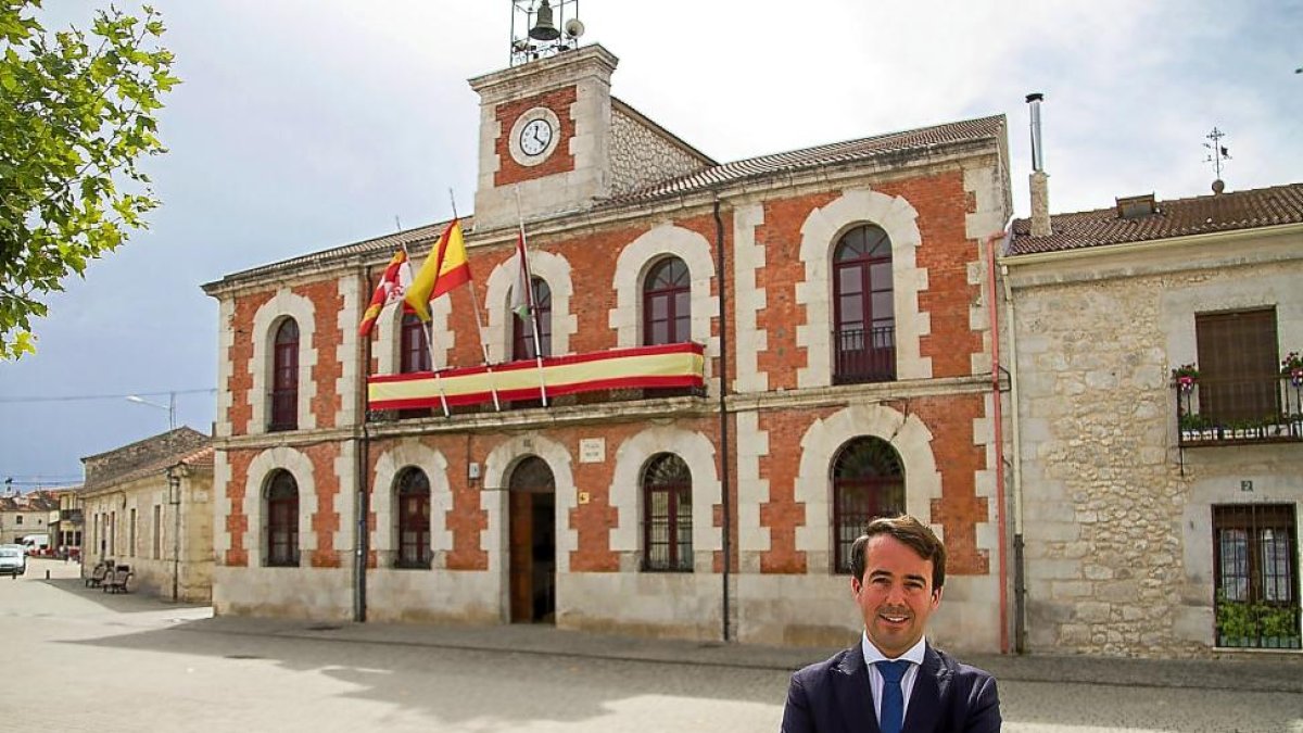 Iván Velasco Bachiller, alcalde Montemayor de Pililla.-DIEGO OLMEDO
