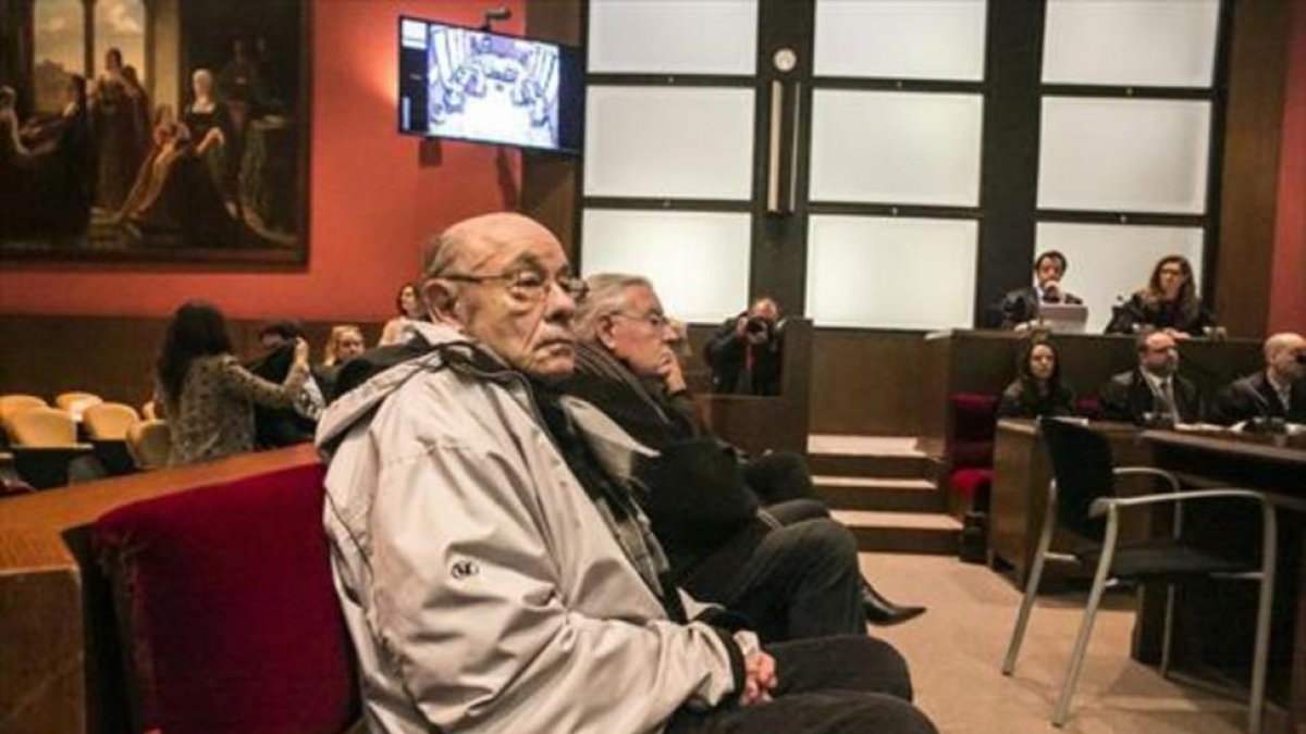 Millet y Montull, durante la vistilla del pasado lunes en el Palacio de Justícia.-JOAN PUIG
