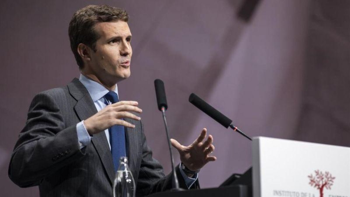 Pablo Casado, este martes, durante su intervención en el congreso de la Empresa Familiar que se celebra en Valencia.-MIGUEL LORENZO