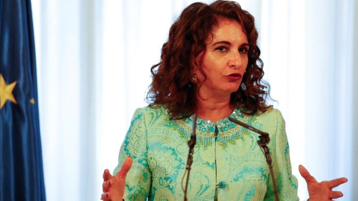 La ministra de Hacienda, María Jesús Montero, en el acto de su toma de posesión del cargo este jueves. /-PAUL HANNA / REUTERS