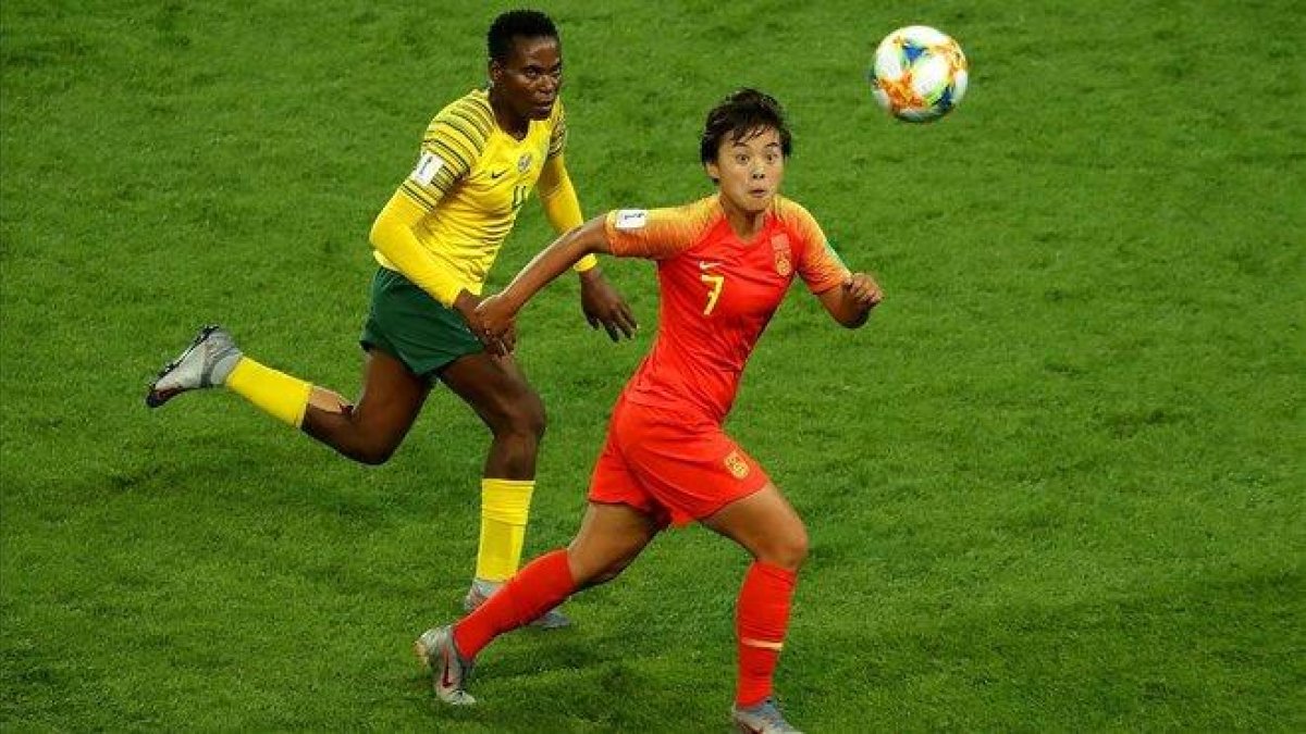 Wan Shuang, estrella de China, en acción en el partido ante Sudáfrica del Mundial-RICHARD HEATHCOTE (GETTY IMAGES)