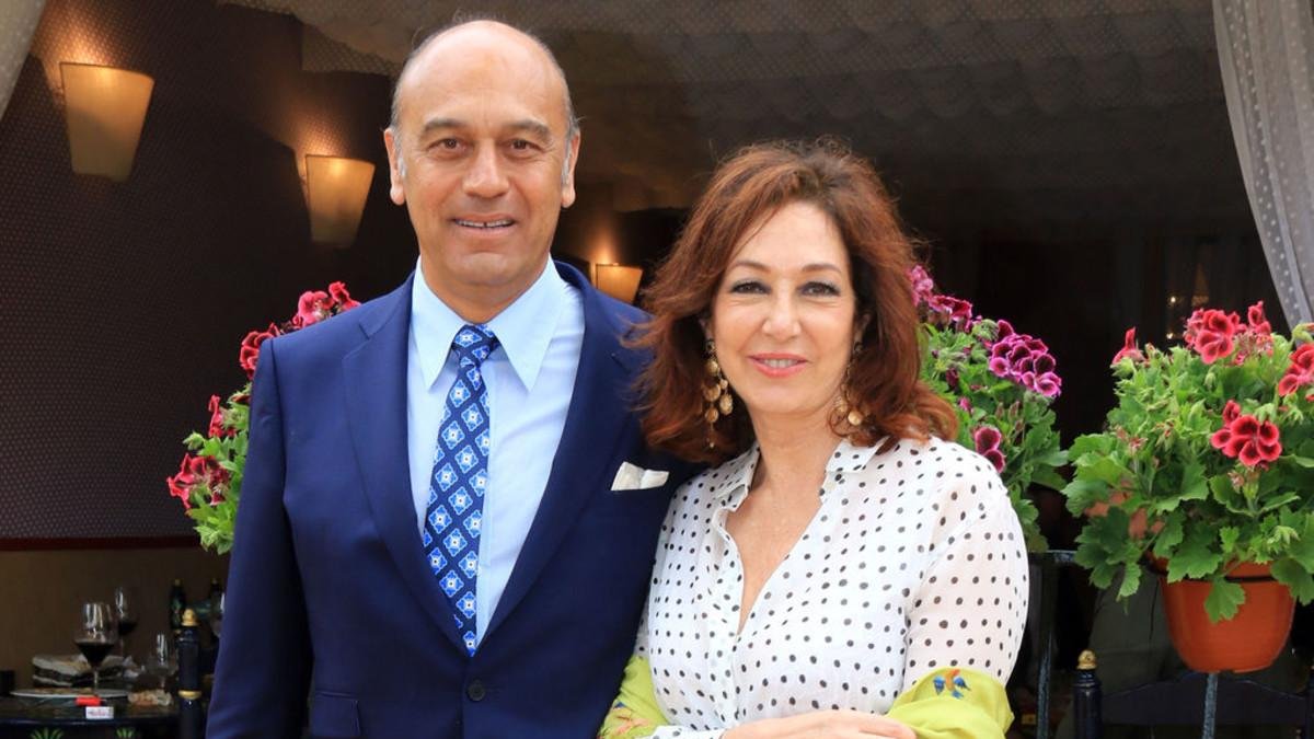 Ana Rosa junto a su marido, Juan Muñoz.-ARCHIVO