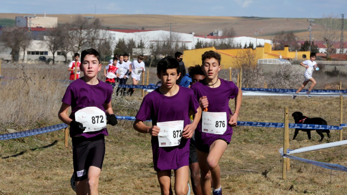 López Senovilla, Manuel Hernansanz e Isaac Viciosa en la carrera infantil. / M. ÁLVAREZ