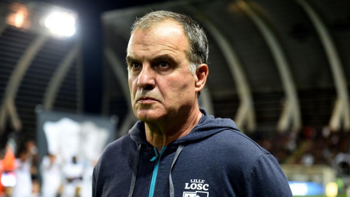 Marcelo Bielsa, con la ropa oficial del Lille.-FRANCOIS LO PRESTI (AFP)