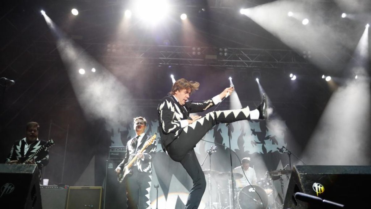 Concierto de The Hives en la plaza Mayor.- J. M. LOSTAU